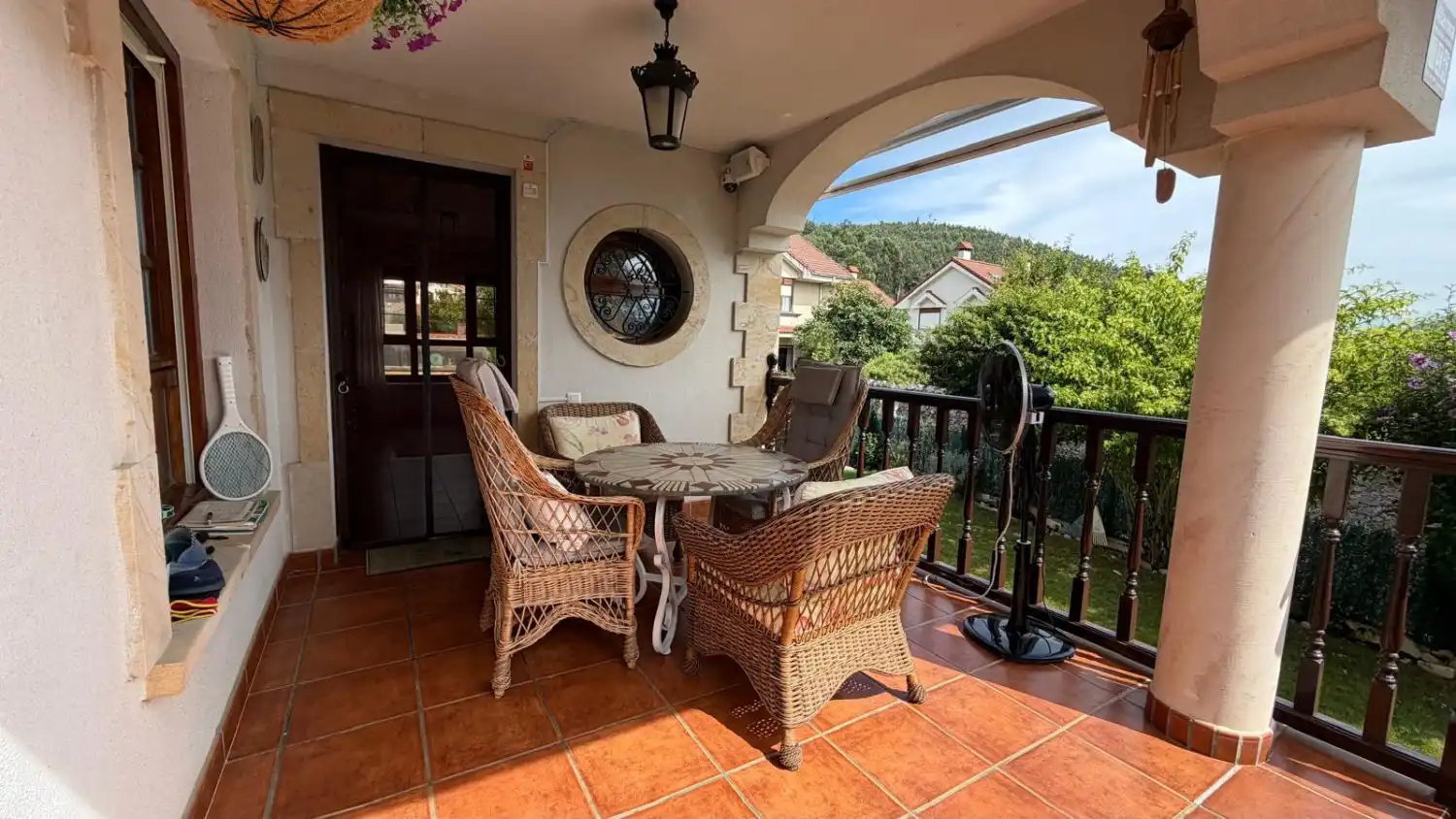 Terrasse von Einfamilien-Reihenhaus zum Verkauf in Argoños  mit Heizung und Terrasse