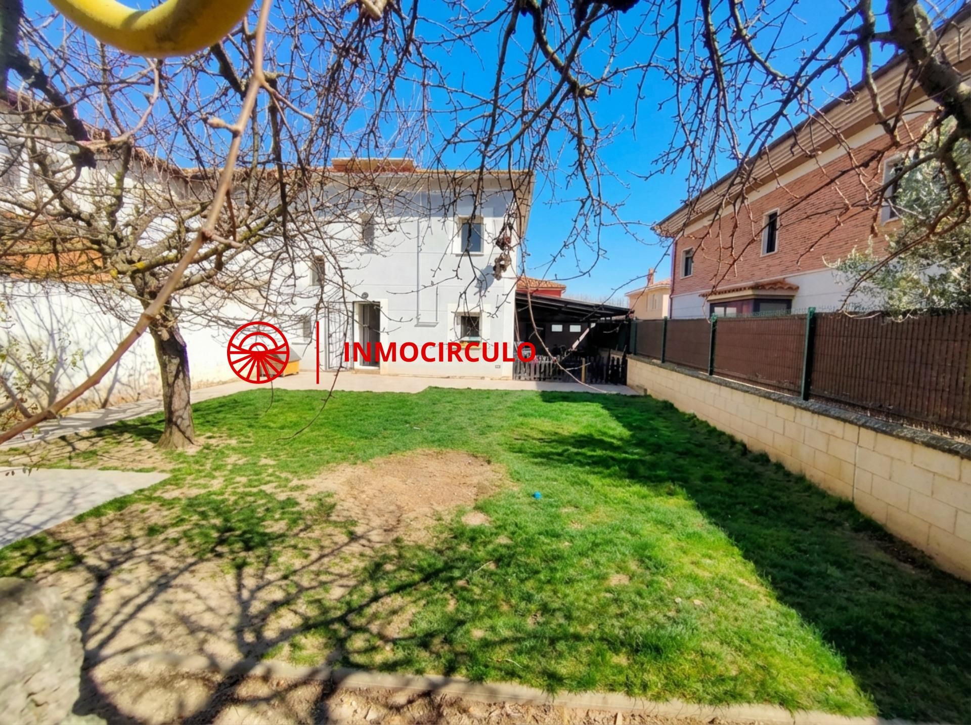 Vista exterior de Casa o chalet en venta en Burgos Capital con Calefacción