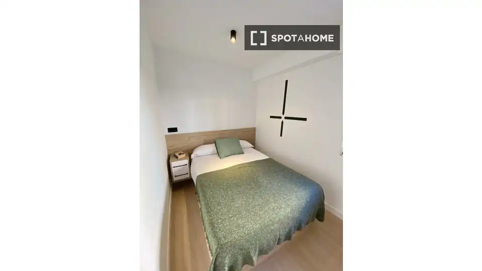 Bedroom of Flat for rent in Madrid  with Air Conditioner, Heating and Furnished