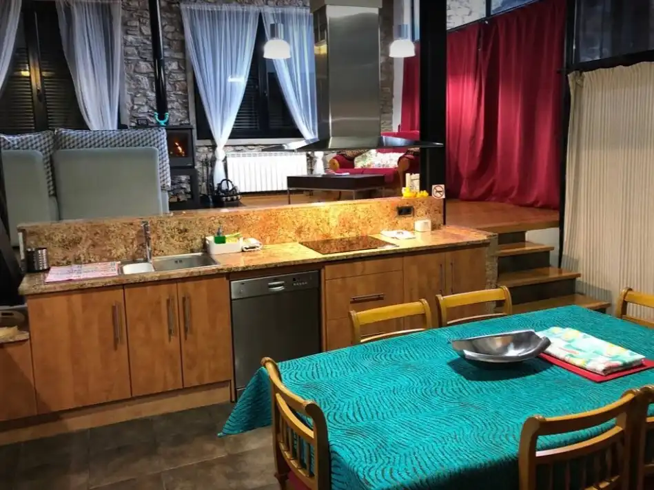 Cocina de Casa o chalet de alquiler en Alàs I Cerc con Jardín privado, Parquet y Terraza