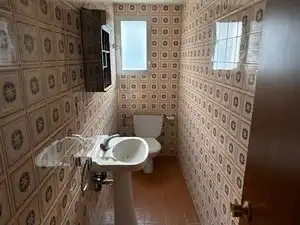 Badezimmer von Wohnung zum Verkauf in Pradoluengo