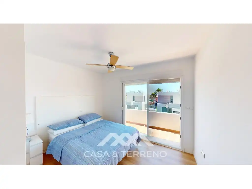 Dormitori de Casa o xalet en venda en Vélez-Málaga amb Aire condicionat, Jardí privat i Terrassa