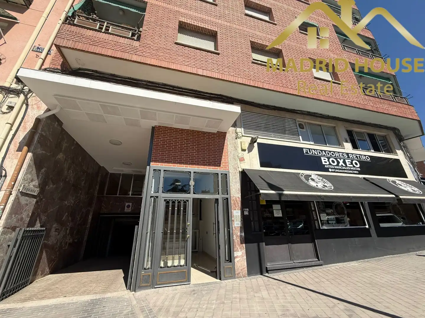 Außenansicht von Wohnung zum Verkauf in Madrid mit Heizung und Terrasse