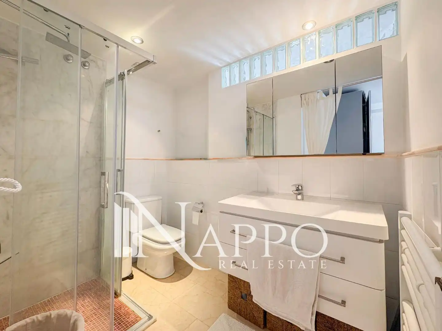 Badezimmer von Wohnung zur Miete in Calvià mit Klimaanlage, Heizung und Terrasse