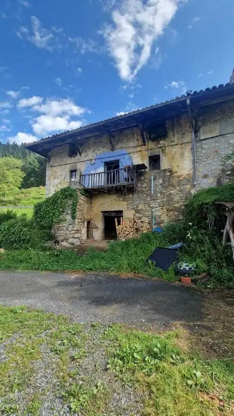 Außenansicht von Country house zum Verkauf in Dima 