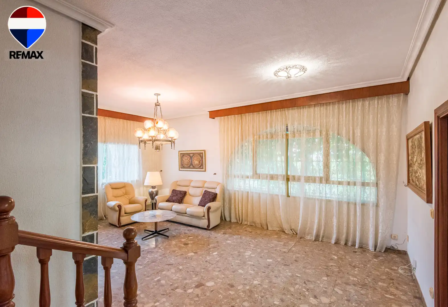 Sala d'estar de Casa o xalet en venda en Sant Joan d'Alacant amb Aire condicionat, Jardí privat i Terrassa
