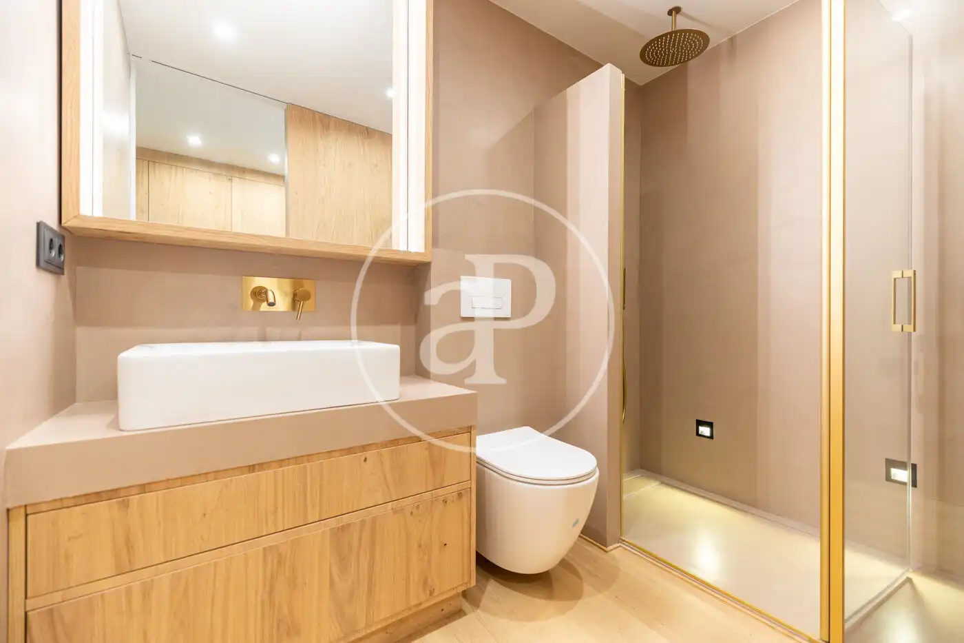 Baño de Piso en venta en Barcelona con Aire acondicionado, Calefacción y Amueblado