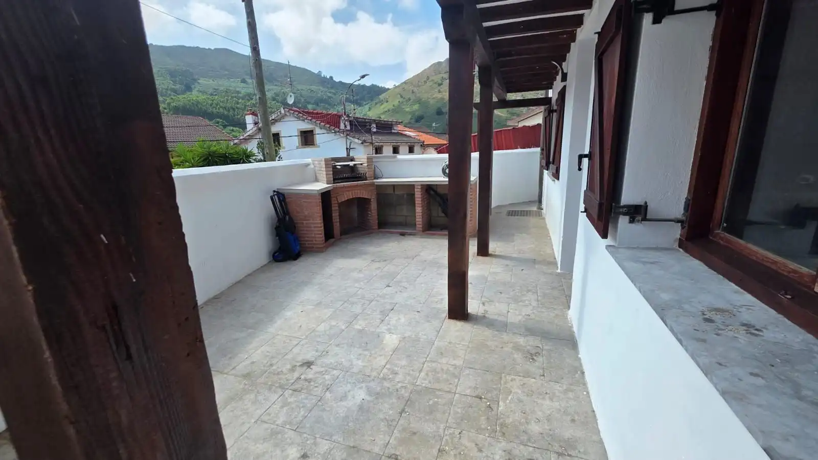 Terraza de Casa o chalet en venta en Castro-Urdiales con Calefacción y Jardín privado