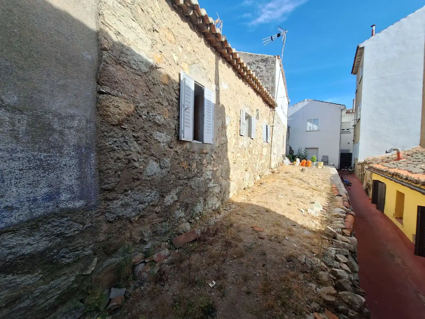 Außenansicht von Haus oder Chalet zum Verkauf in Navalperal de Pinares mit Heizung und Abstellraum