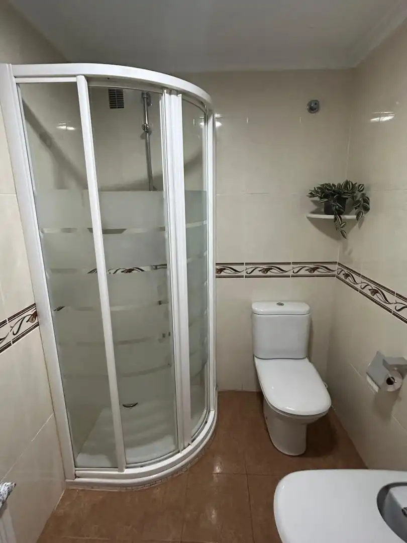 Baño de Apartamento de alquiler en Cullera con Terraza, Amueblado y Piscina comunitaria