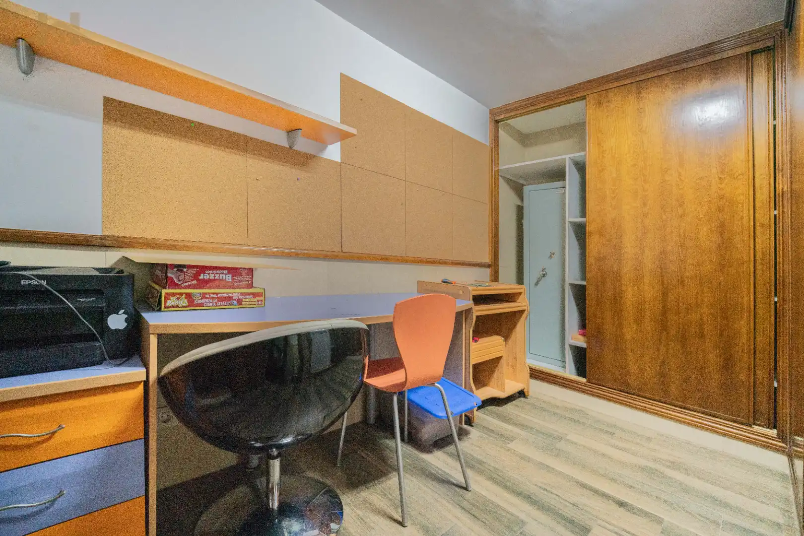 Habitación de Casa adosada en venta en Alcobendas con Aire acondicionado, Calefacción y Jardín privado