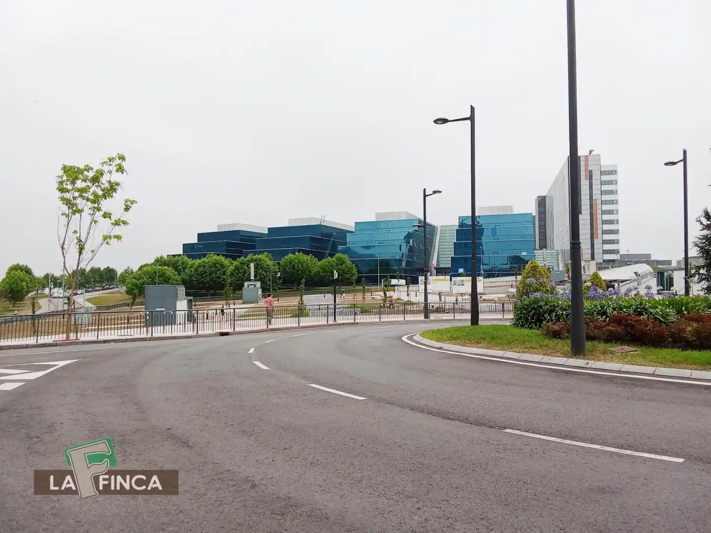 Vista exterior de Pis de lloguer en Oviedo  amb Traster i Moblat