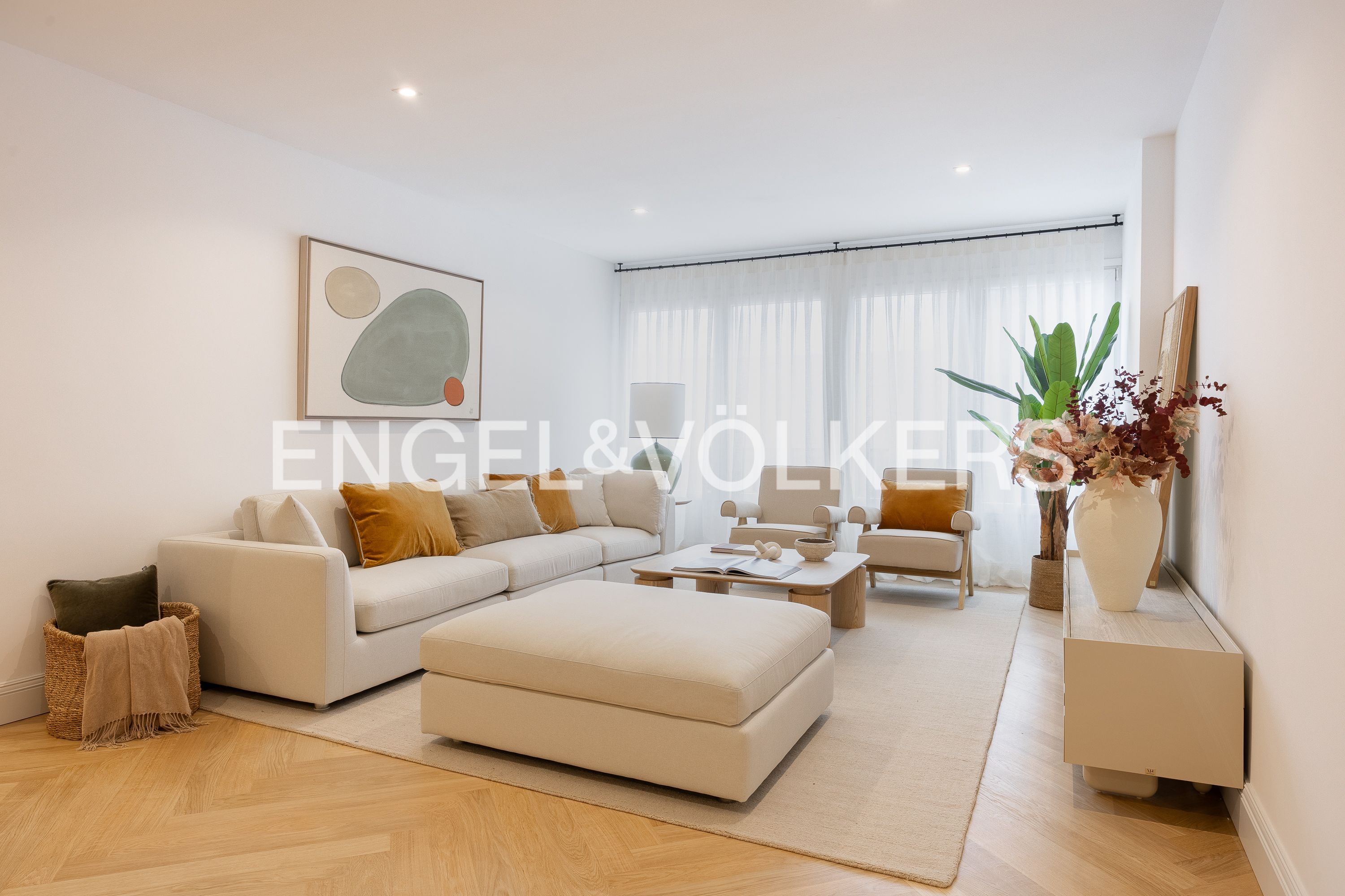 Living room of Flat for sale in  Madrid Capital  with Air Conditioner, Heating and Storage room