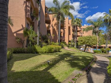 Apartamento con balcón en venta en Milla de Oro
