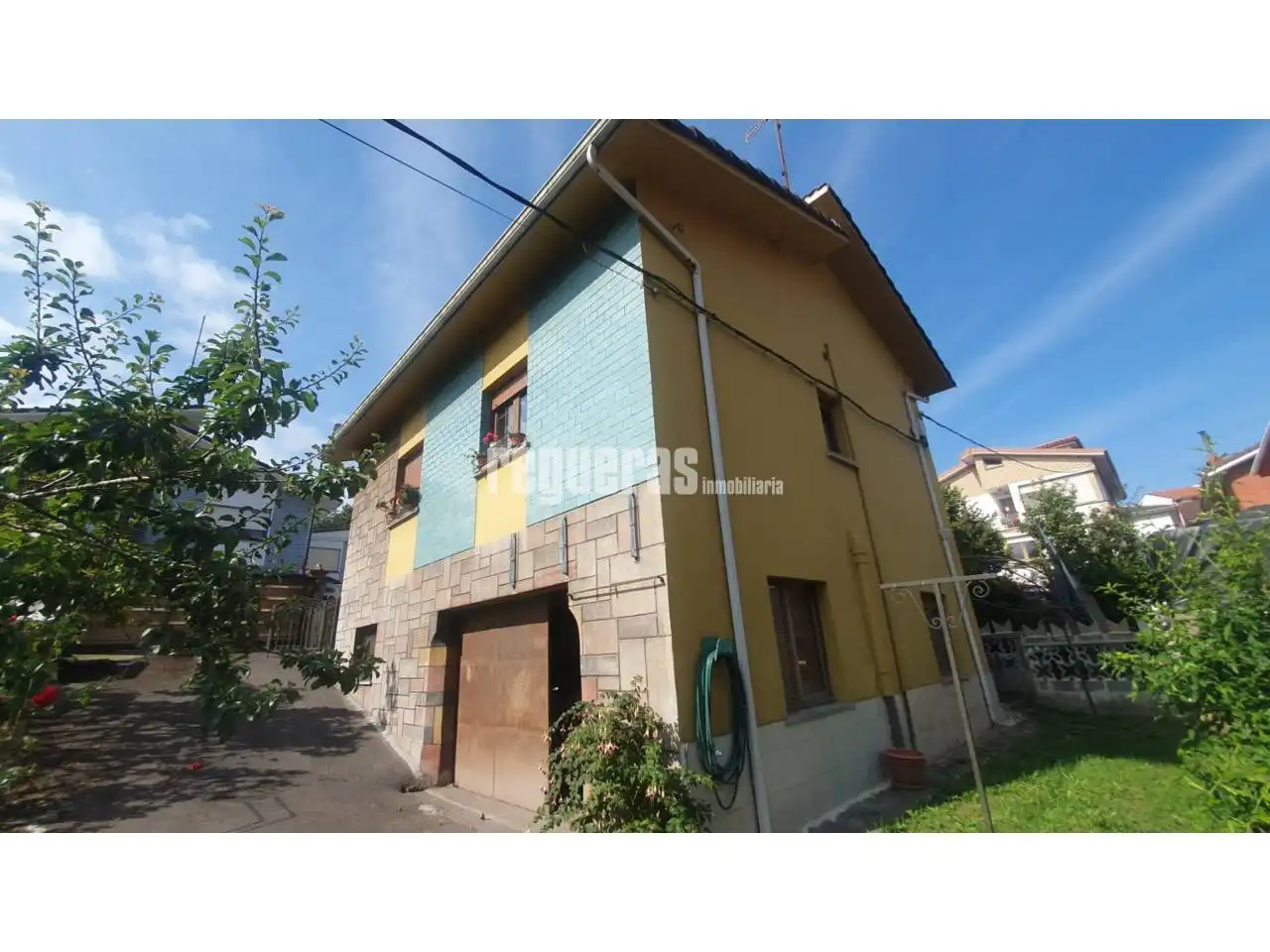 Exterior view of Houses for sale in Corvera de Asturias  with Heating, Parquet flooring and Furnished