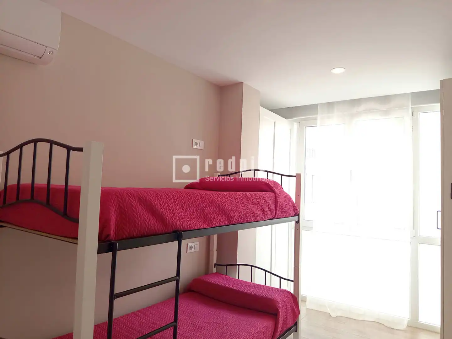 Flat for sale in Alfarería, Triana Casco Antiguo