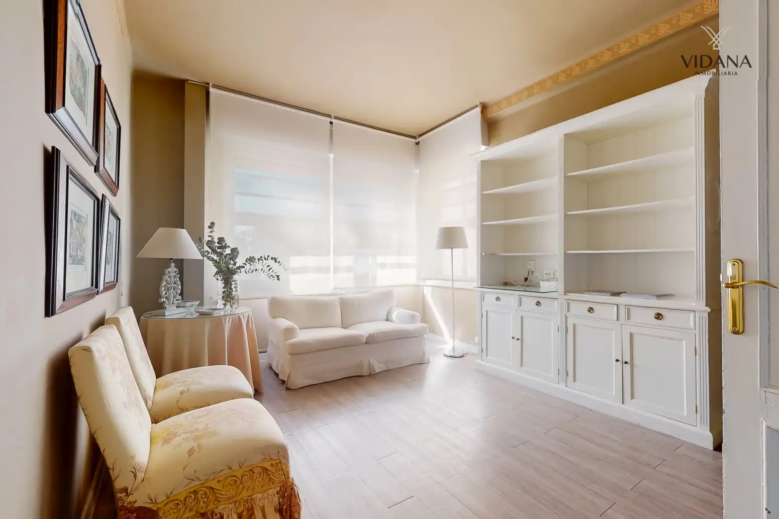 Sala d'estar de Pis en venda en  Pamplona / Iruña amb Calefacció, Parquet i Traster