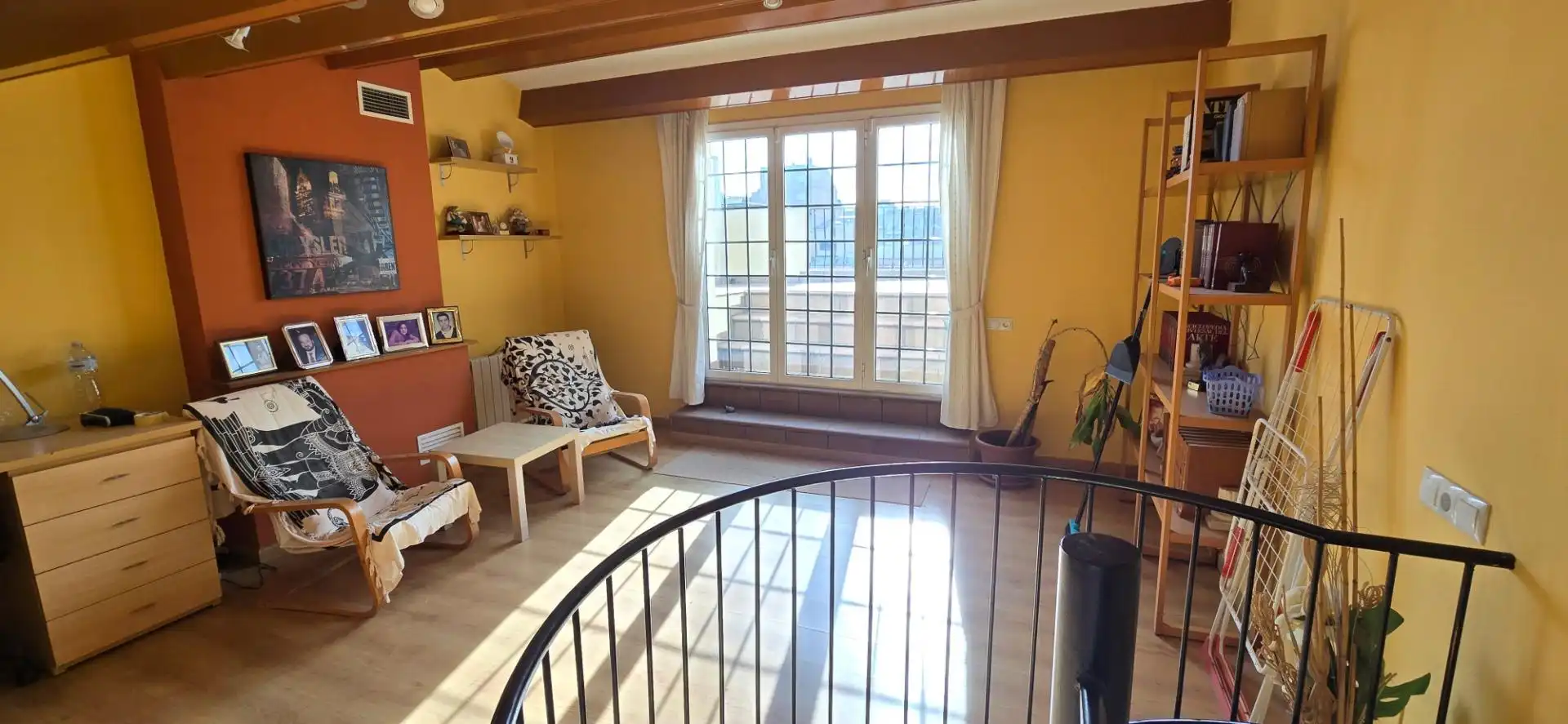 Wohnzimmer von Einfamilien-Reihenhaus zum Verkauf in Santa Perpètua de Mogoda mit Klimaanlage, Heizung und Terrasse
