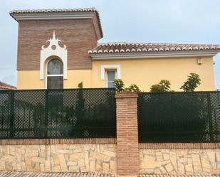 Exterior view of House or chalet for sale in Vélez-Málaga  with Air Conditioner, Heating and Private garden