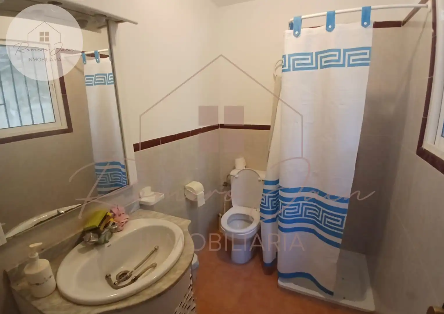Bathroom of Houses for sale in Jaén  with Air Conditioner, Private garden and Terrace