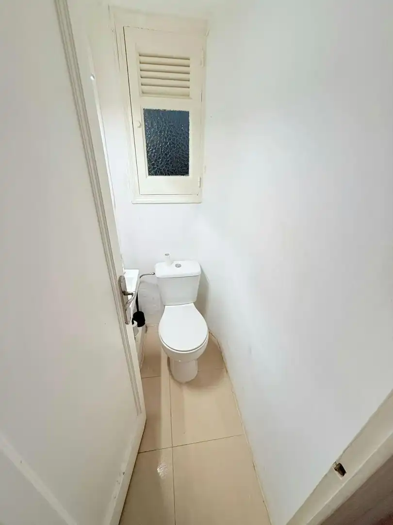 Bathroom of Flat for share in Barcelona  with Washing machine