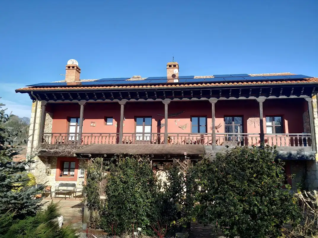 Vista exterior de Casa o chalet en venta en Nava con Calefacción, Jardín privado y Parquet