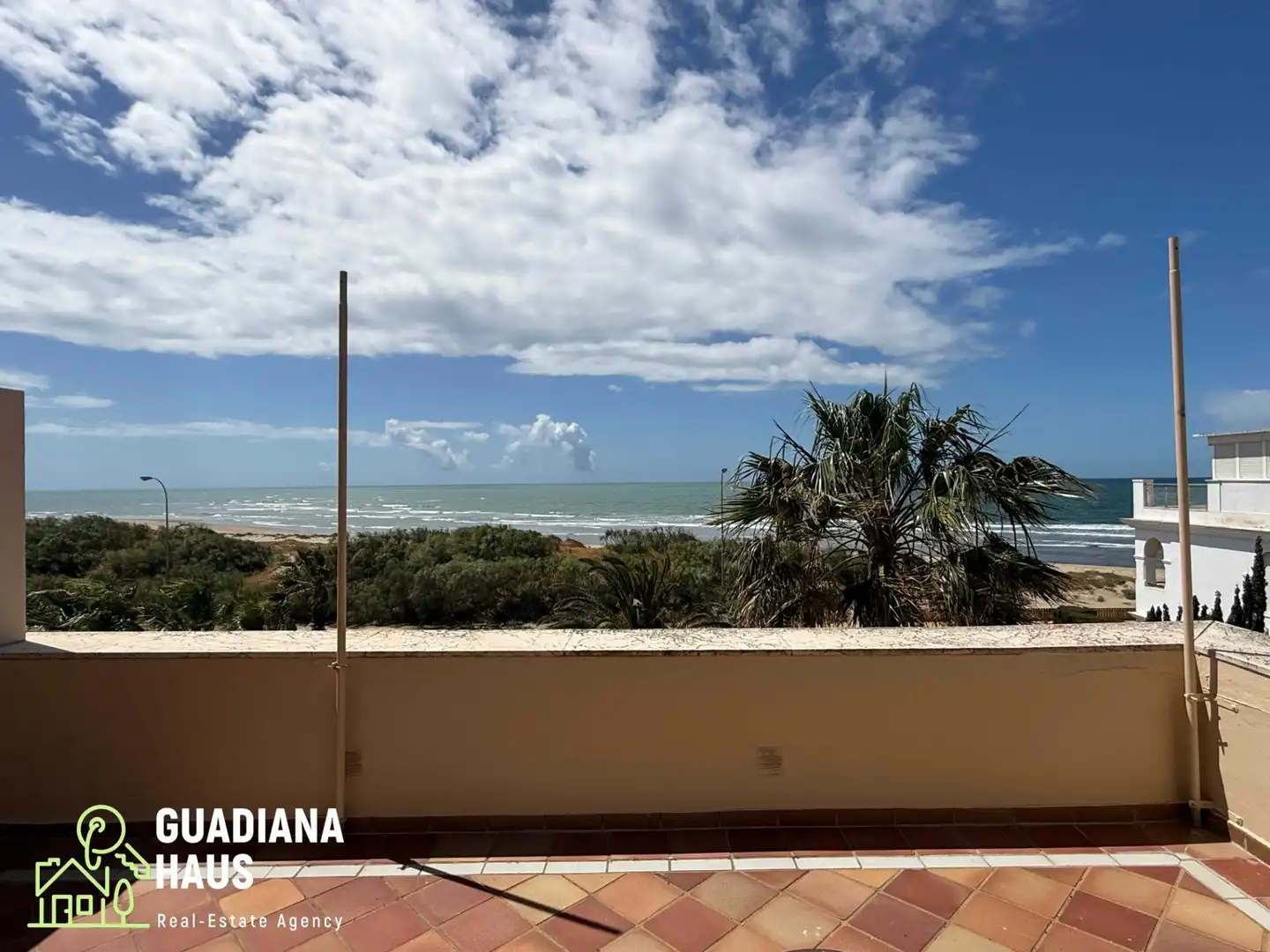 Terrassa de Casa adosada en venda en Ayamonte amb Aire condicionat, Calefacció i Jardí privat