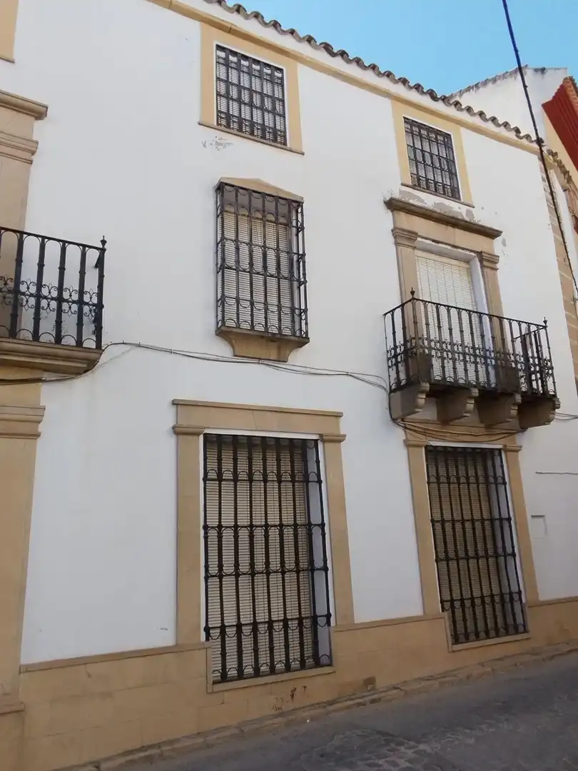 Vista exterior de Casa o xalet en venda en Porcuna amb Calefacció, Jardí privat i Terrassa