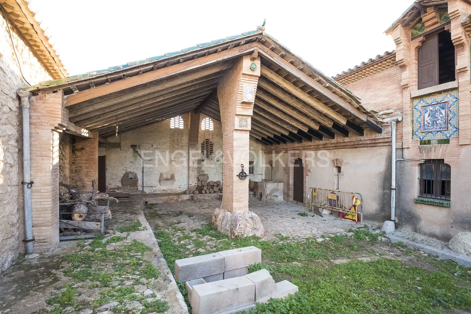 Exterior view of Country homes for sale in Sant Pere de Ribes  with Heating, Private garden and Storage room