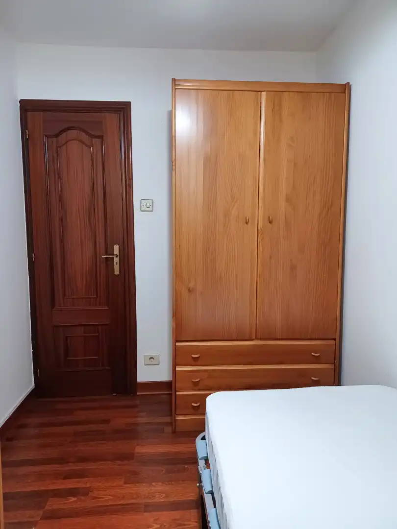 Schlafzimmer von Wohnung zur Miete in Santiago de Compostela  mit Heizung, Terrasse und Möbliert