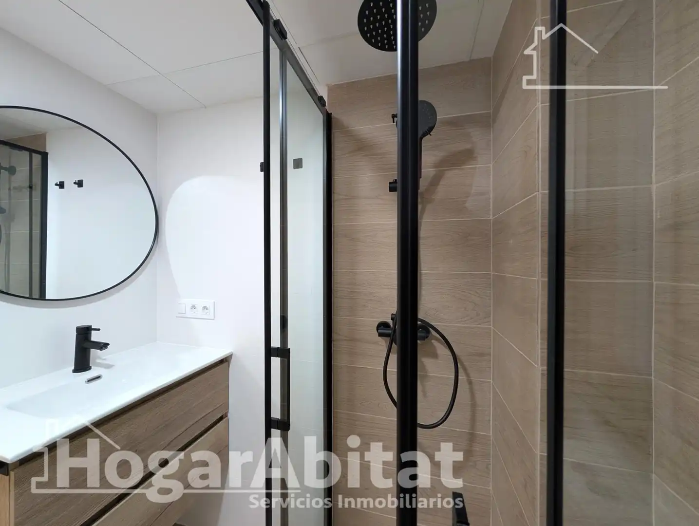 Bathroom of Flat for sale in Alicante / Alacant  with Air Conditioner and Furnished