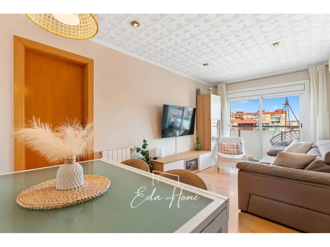 Living room of Flat for sale in Cornellà de Llobregat  with Air Conditioner, Heating and Parquet flooring