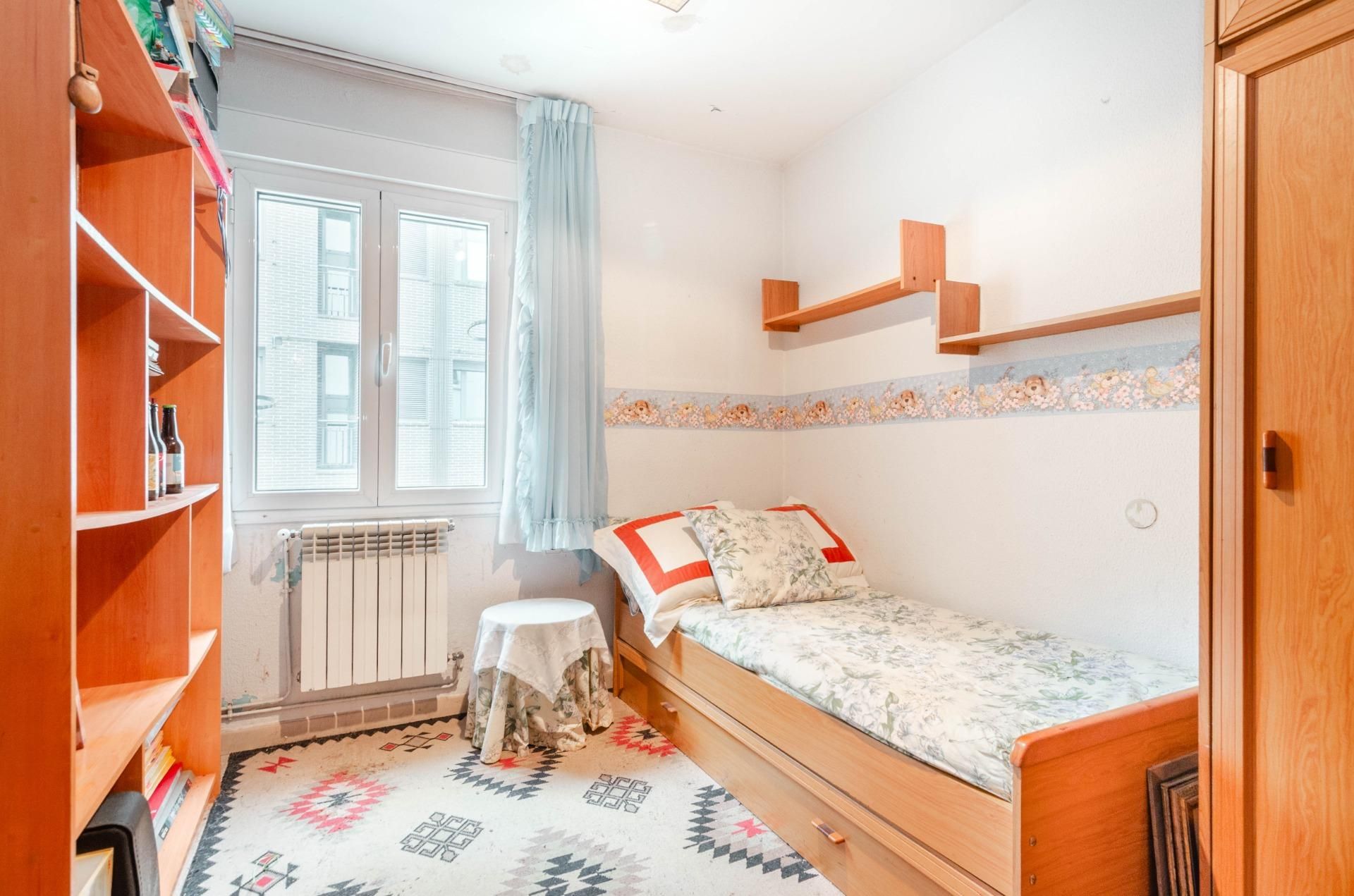 Habitación de Planta baja en venta en Oviedo 