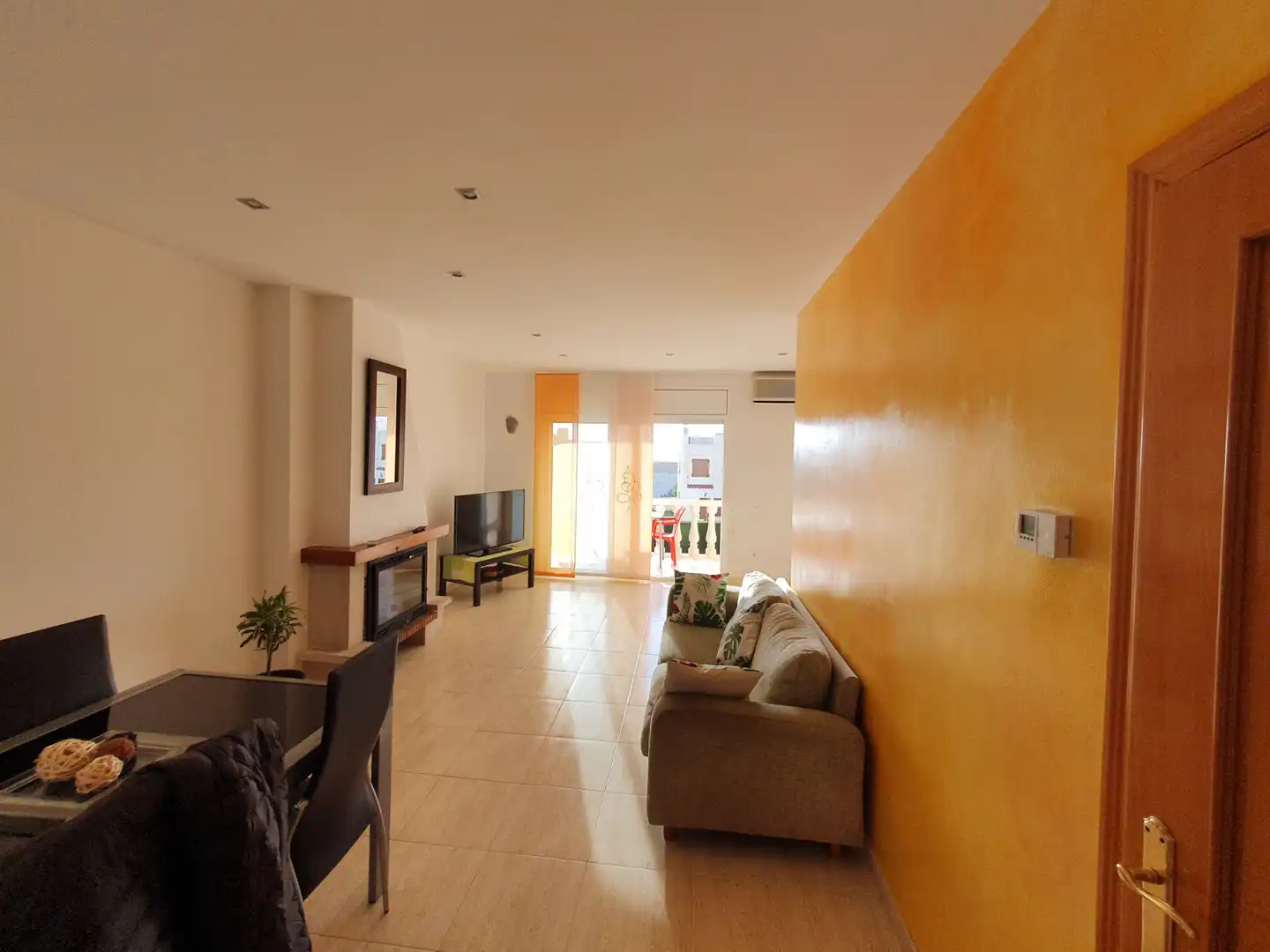 Living room of Detached homes for sale in El Vendrell  with Air Conditioner, Heating and Balcony