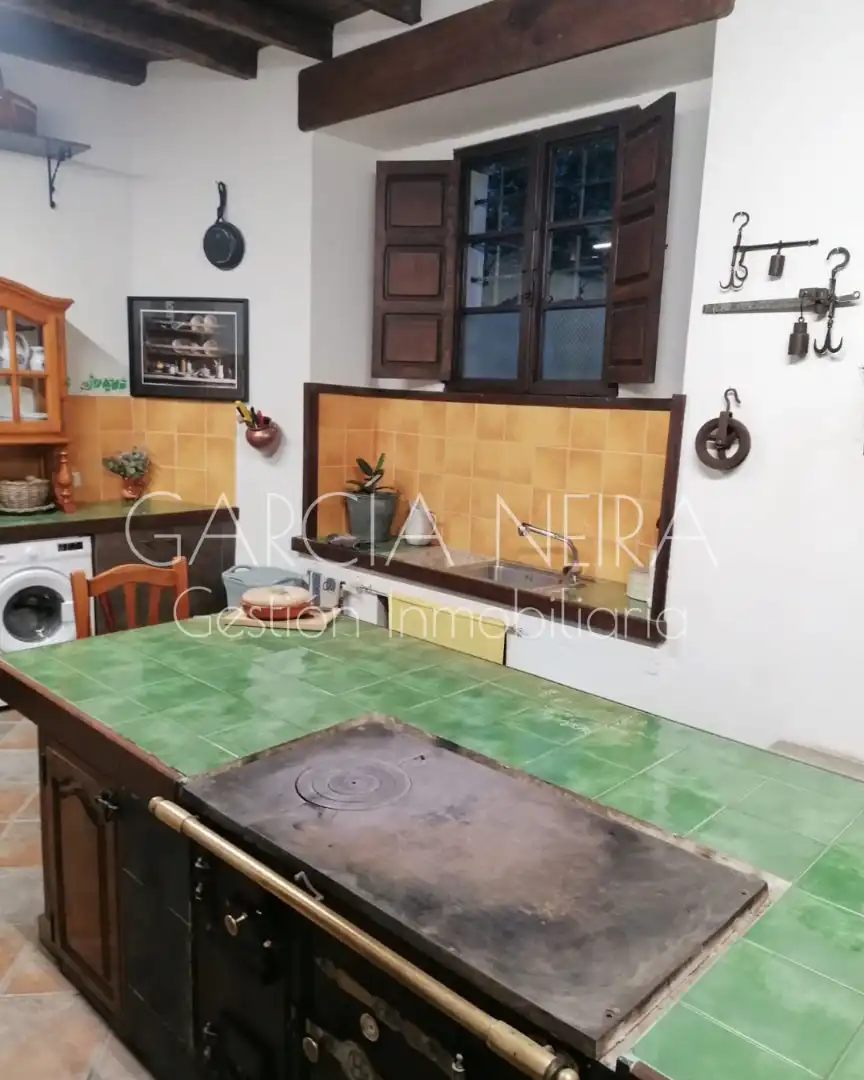 Cocina de Finca rústica en venta en Baralla con Jardín privado, Parquet y Amueblado