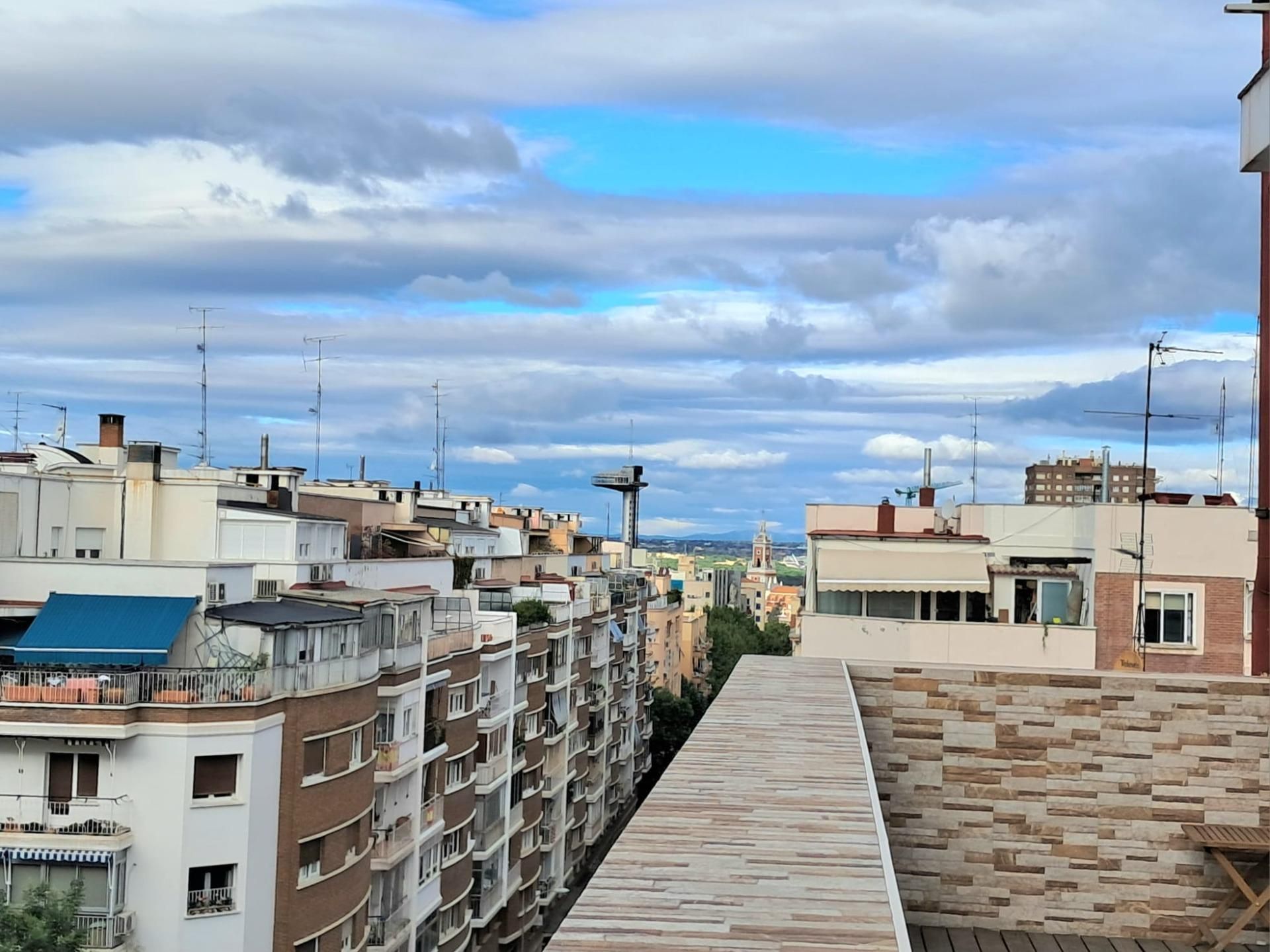 Vista exterior de Àtic en venda en  Madrid Capital amb Aire condicionat, Calefacció i Terrassa