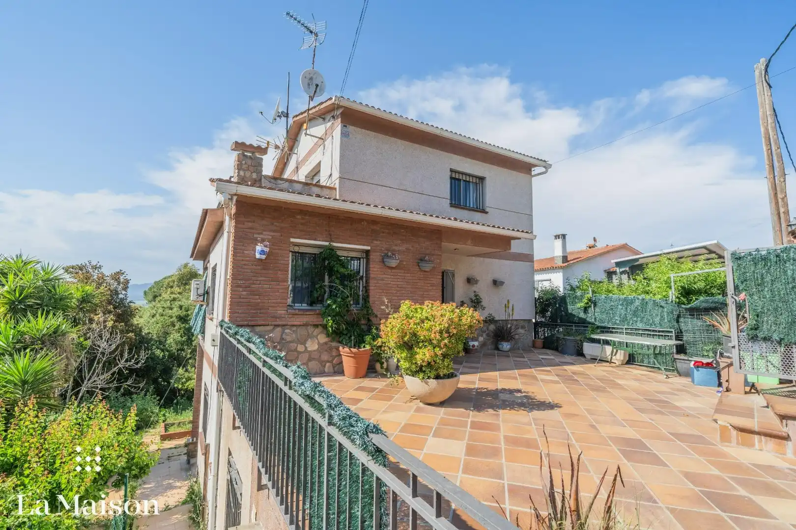 Vista exterior de Casa o chalet en venta en Llinars del Vallès con Terraza y Balcón