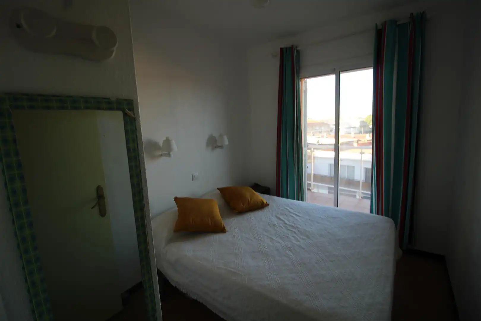 Habitación de Apartamento en venta en L'Estartit con Calefacción, Terraza y Amueblado