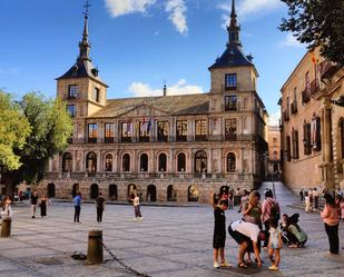 Vista exterior de Pis de lloguer en  Toledo Capital amb Calefacció, Traster i Balcó