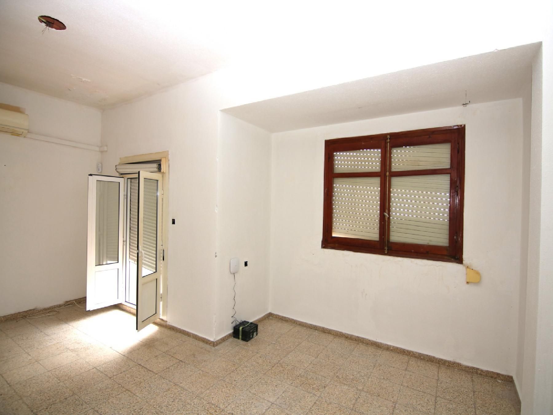 Flat for sale in Sax