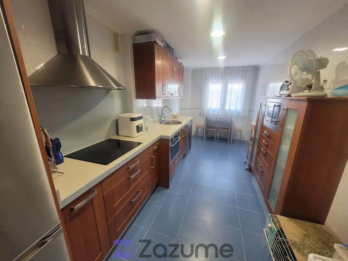 Kitchen of Flat for rent in Laguna de Duero  with Heating, Parquet flooring and Furnished