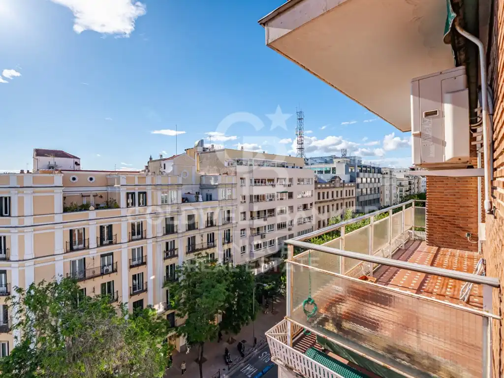 Vista exterior de Piso en venta en Madrid con Terraza