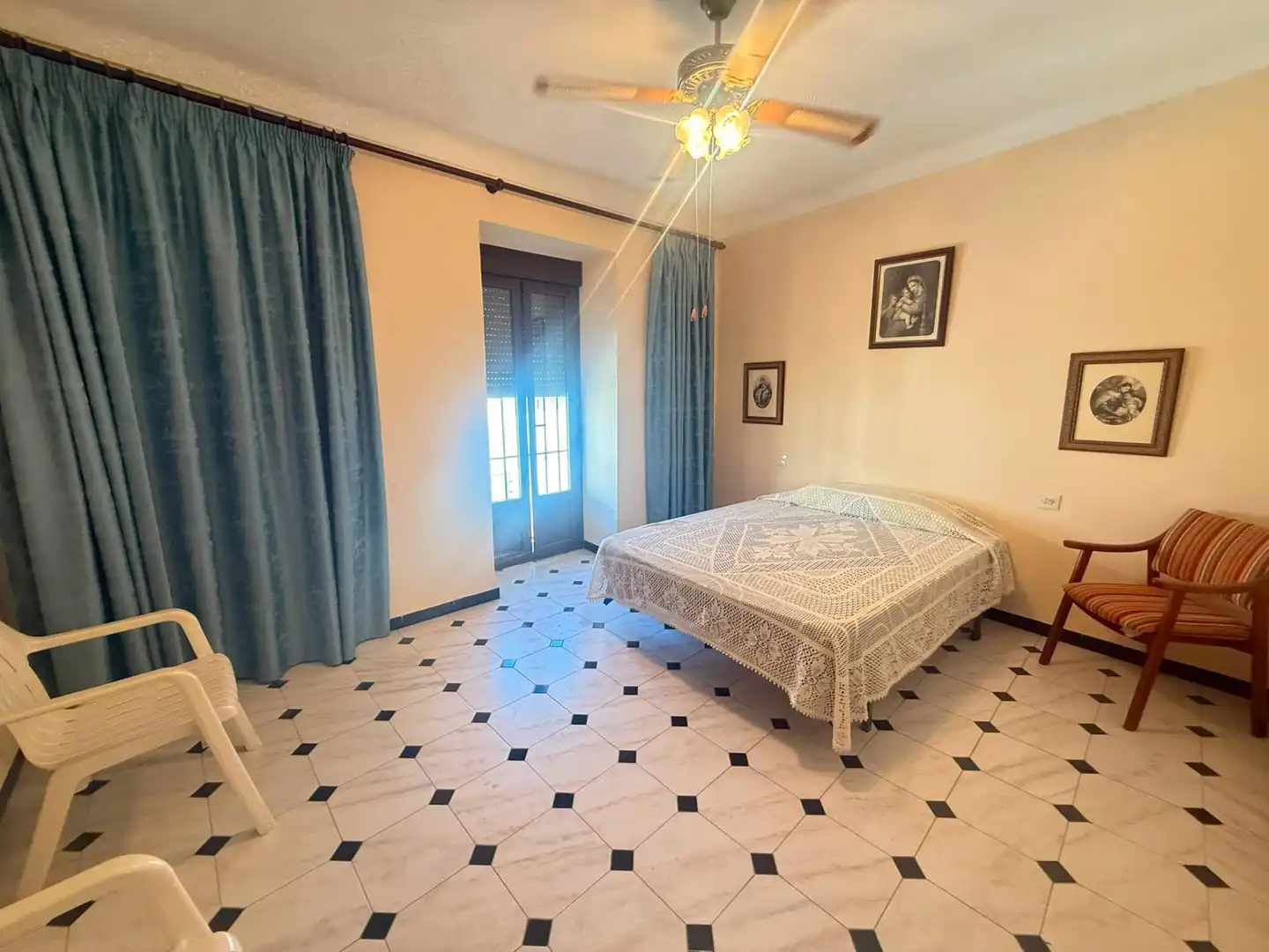 Habitación de Casa o chalet en venta en Alameda con Terraza, Trastero y Amueblado