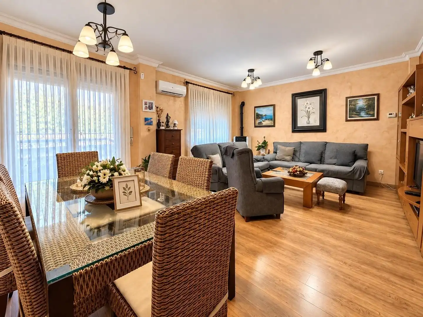 Living room of Detached homes for sale in Seseña  with Air Conditioner, Heating and Private garden