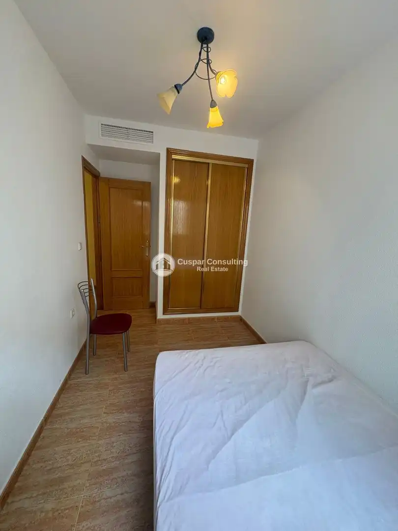 Habitación de Ático en venta en Población de Arroyo con Calefacción y Amueblado
