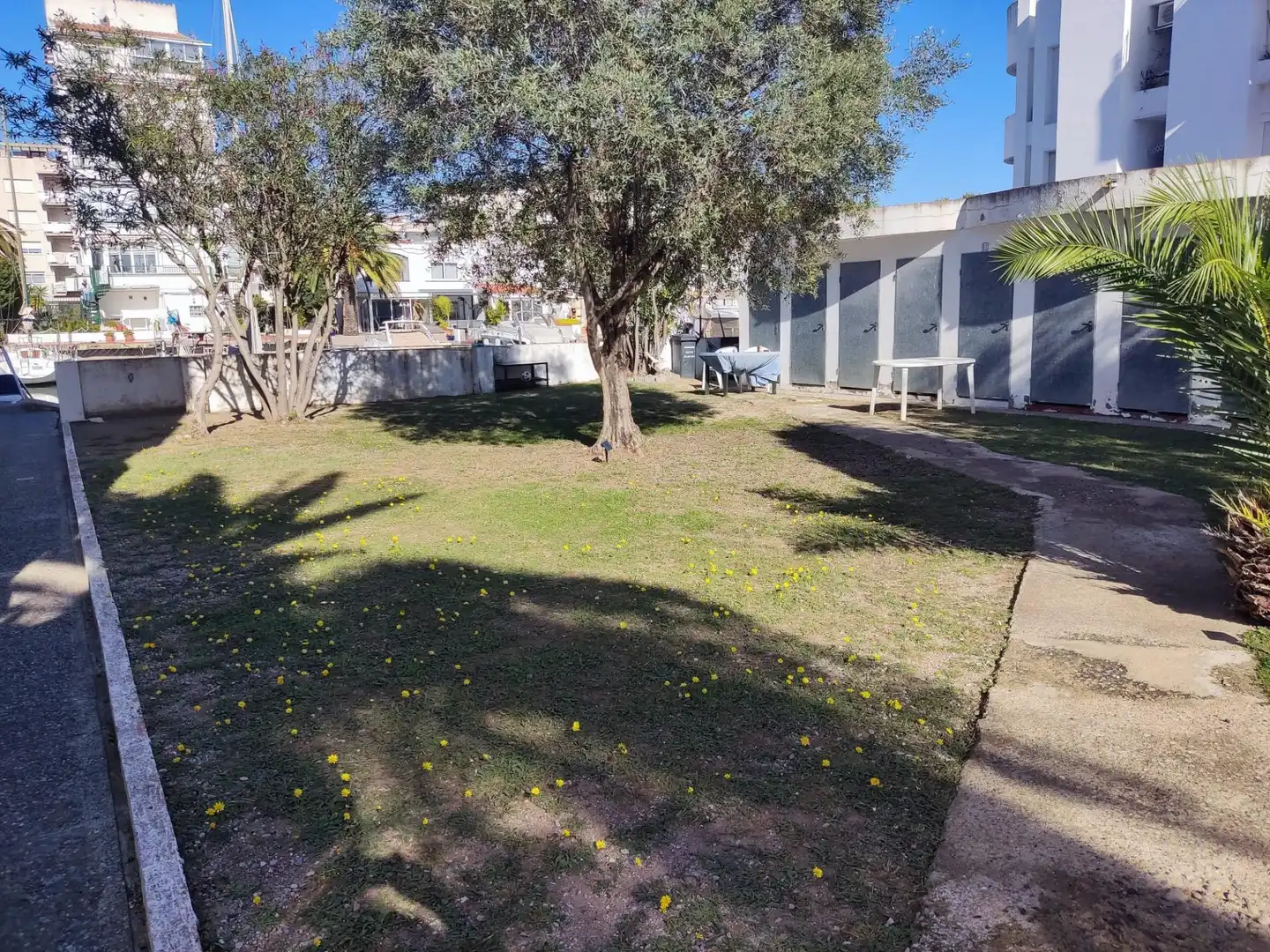 Piso en venta en Roses con Jardín privado, Terraza y Amueblado