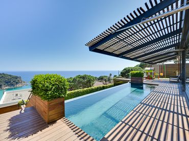 Casa amb piscina en venda a Carrer Itàlia