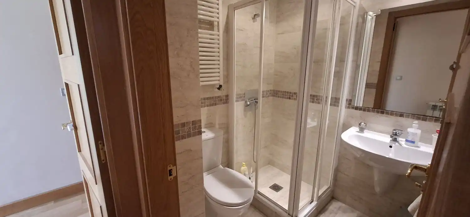 Baño de Piso en venta en A Coruña Capital  con Calefacción y Trastero