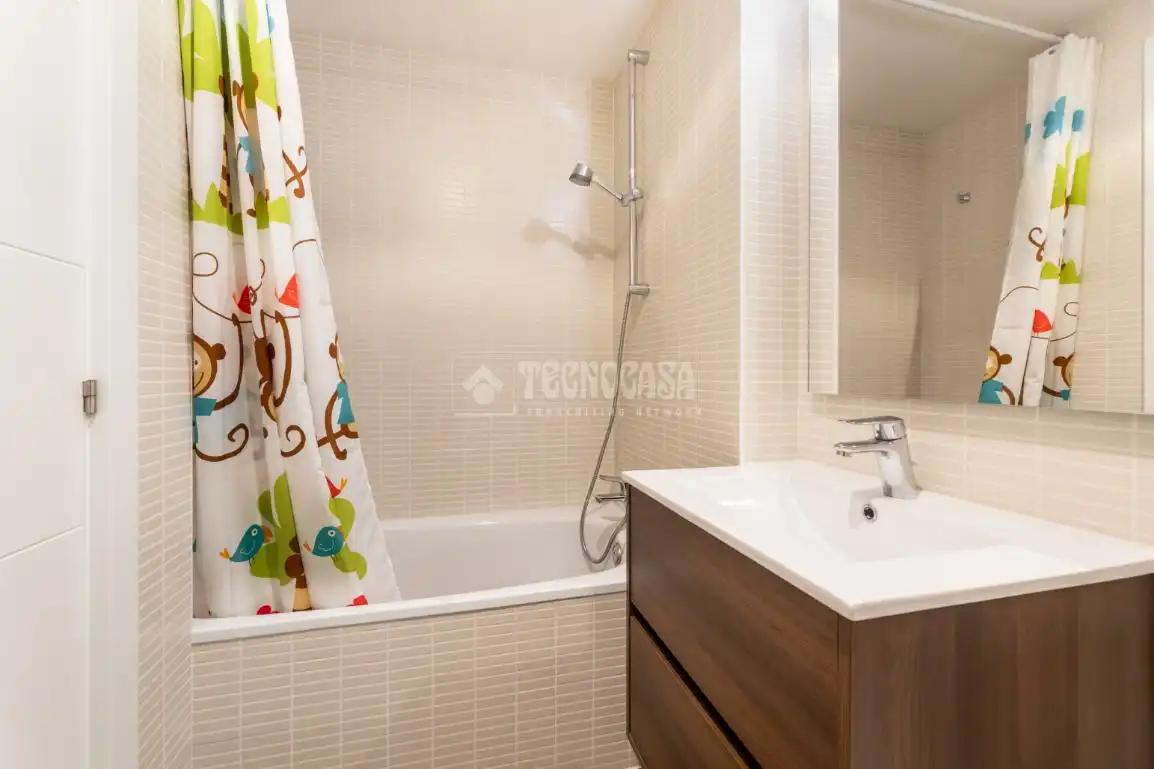 Bathroom of Flat for sale in Torrelodones  with Air Conditioner, Heating and Terrace