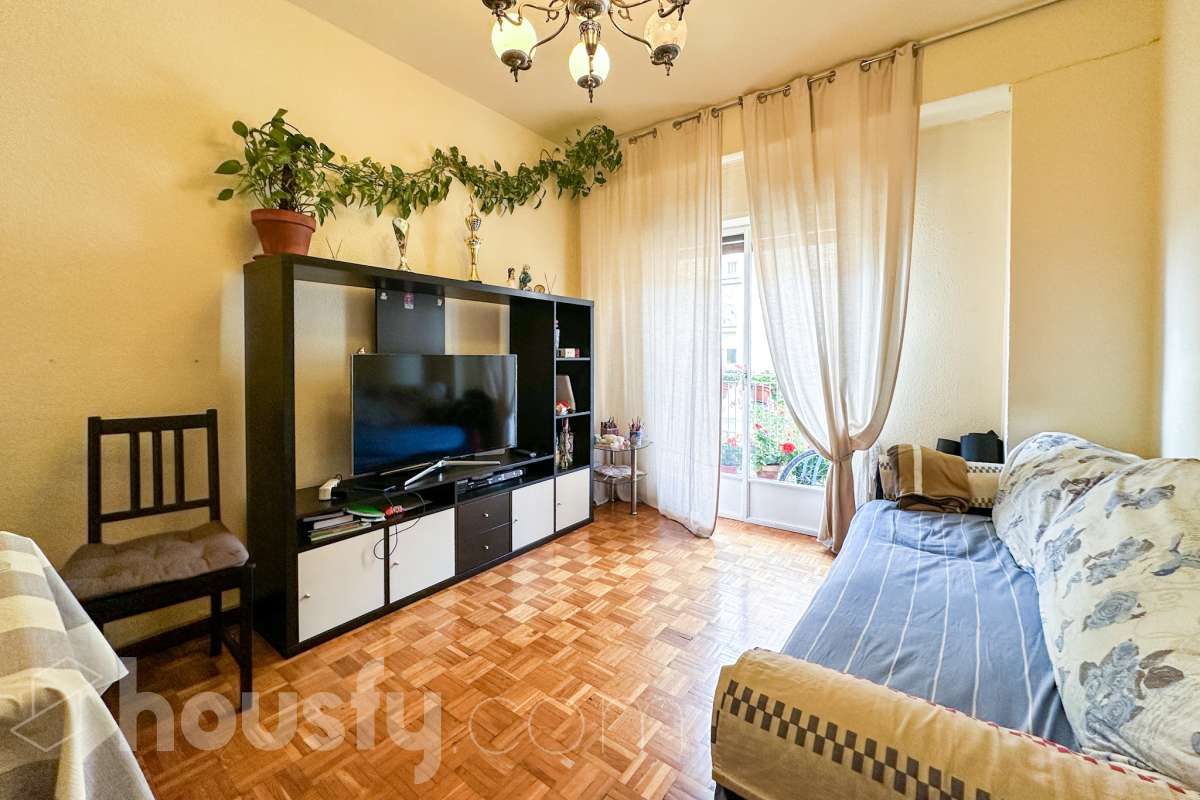 Flat for sale in Calle de José Villena, Ventas